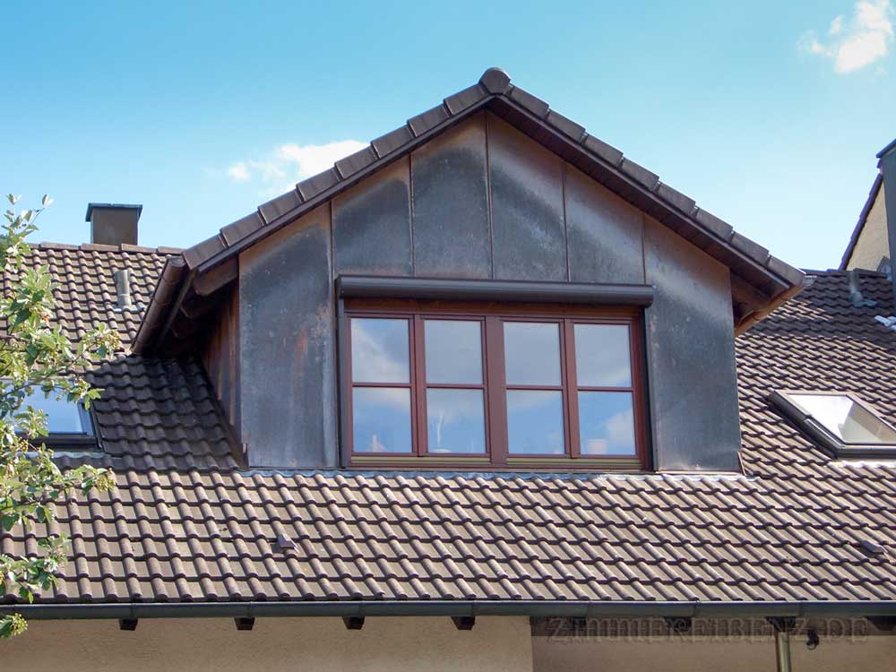 Satteldachgaube mit Kupfer-Verblechung in Würzburg