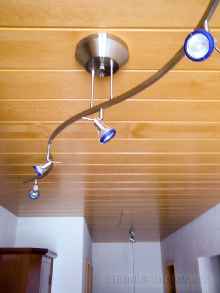 Holzpanelen-Decke